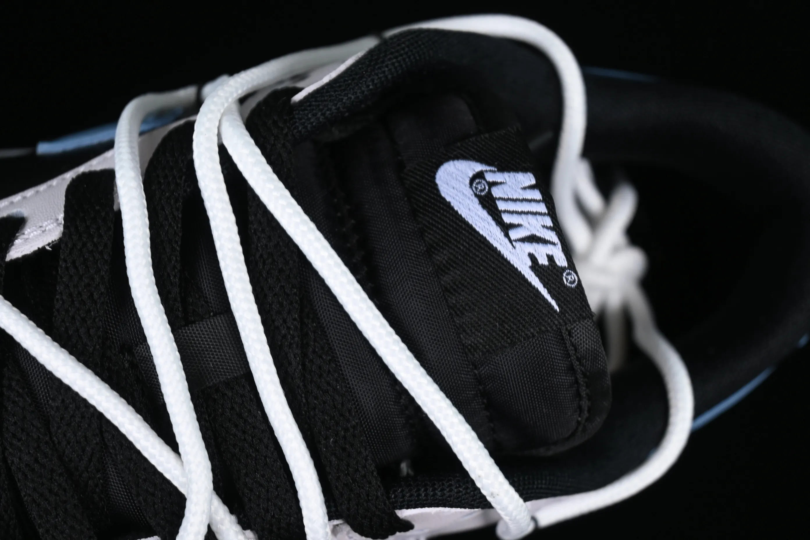 All Categories Nk SB Dunk Series Nk SB Dunk Low Low-top sneakers Nk Dunk Low Mysterious Dark Night Blue-Night Messenger SB strappy low-top casual sneakers DV0831-002